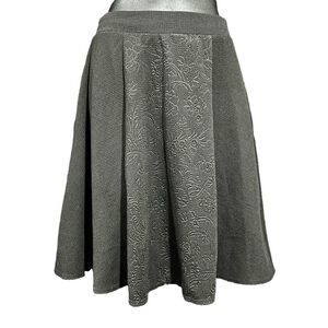 Black Floral Knee-Length Skirt Junior’s Small